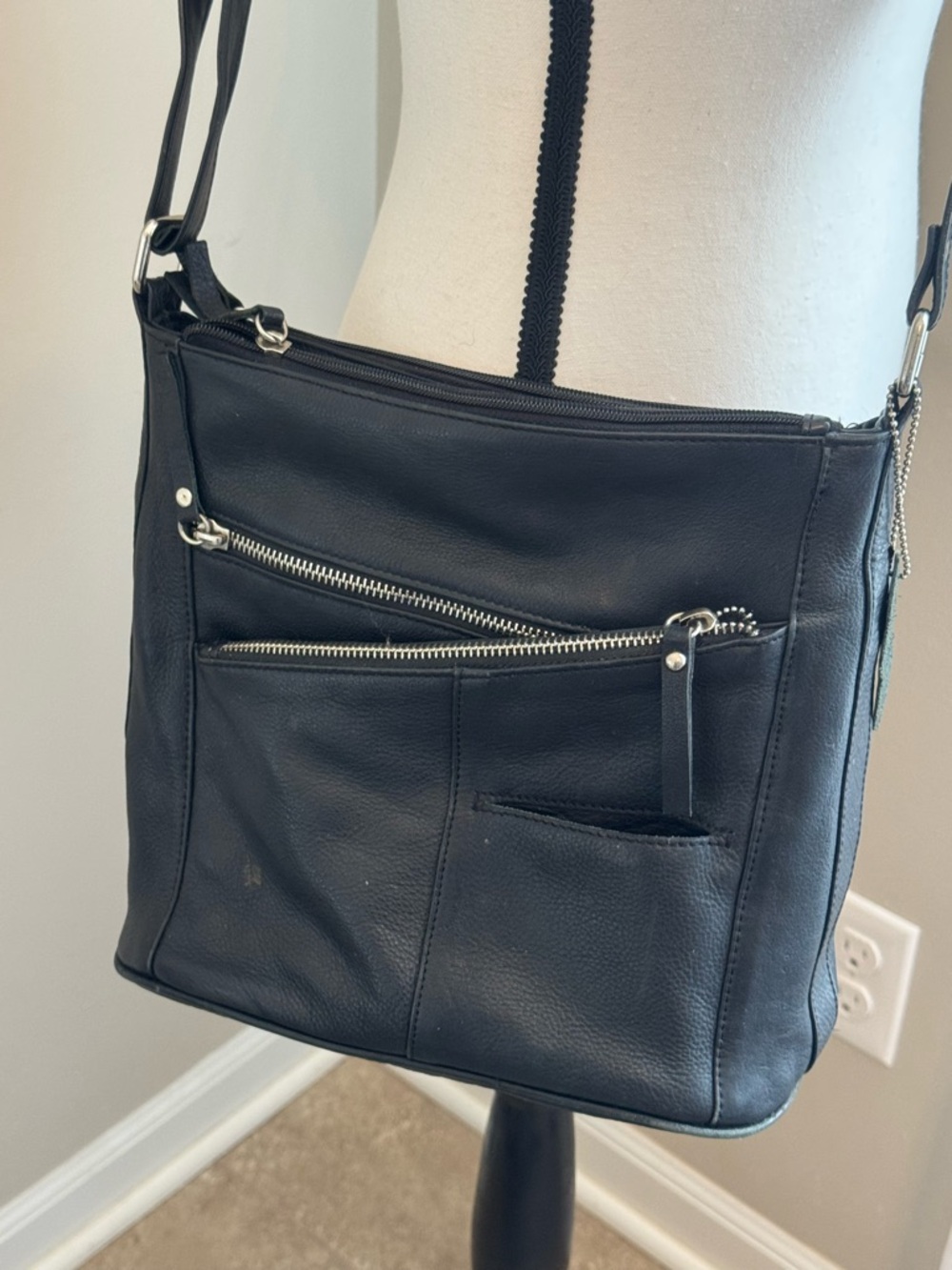 Great American Leather Works Black Leather Crossbody Bag Multi Pocket Purse